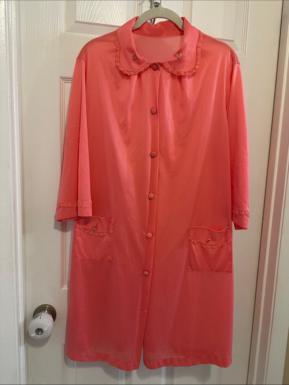 Vintage Coral Pink Women's Nightgown Cover-Up Housecoat with Rosebud Detail